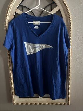 Genuine Merchandise Royal Blue Dodgers V-Neck Tee with Silver Pennant NWT 2X